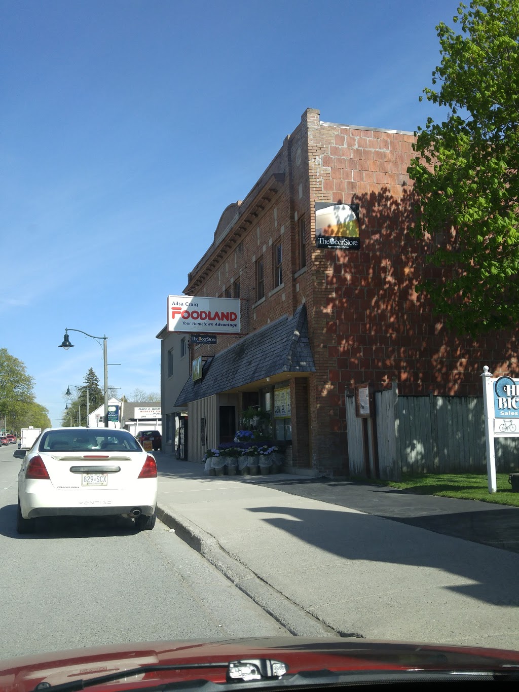 Foodland - Ailsa Craig | 157 Ailsa Craig Main St, Ailsa Craig, ON N0M 1A0, Canada | Phone: (519) 293-3241