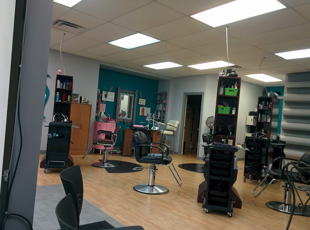 Plaza Beauté Coiffure | 3131 Chemin dOka C, Sainte-Marthe-sur-le-Lac, QC J0N 1P0, Canada | Phone: (450) 491-3961