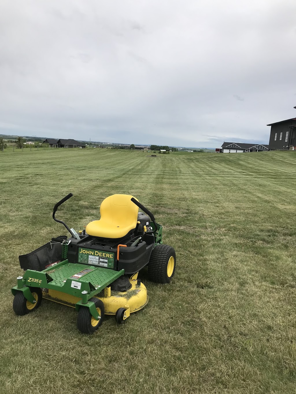 Cals lawn maintenance | 917 17 St SE, High River, AB T1V 1P8, Canada | Phone: (403) 422-0600