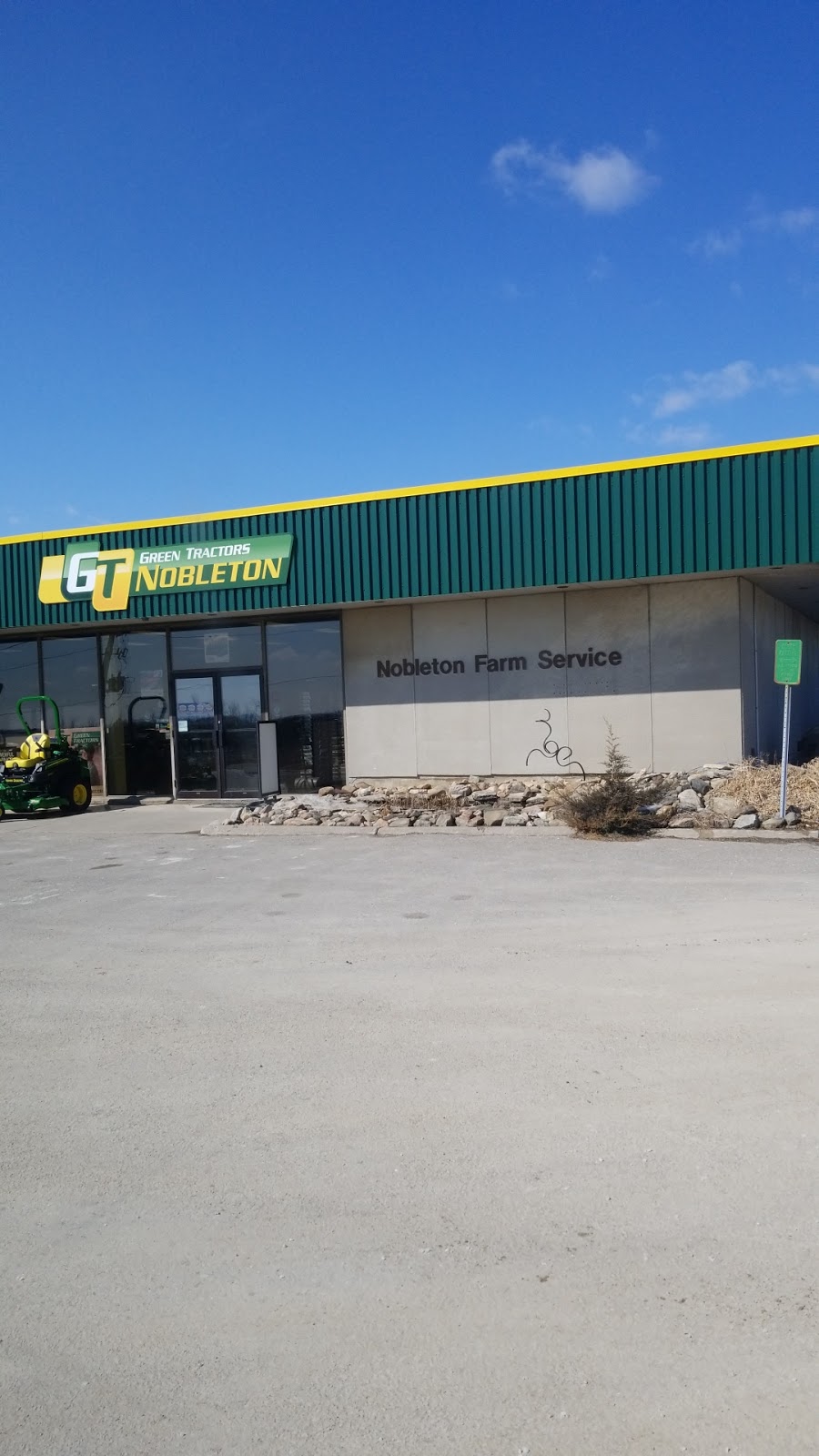 Green Tractors | 6770 King Rd, Nobleton, ON L0G 1N0, Canada | Phone: (905) 859-0581