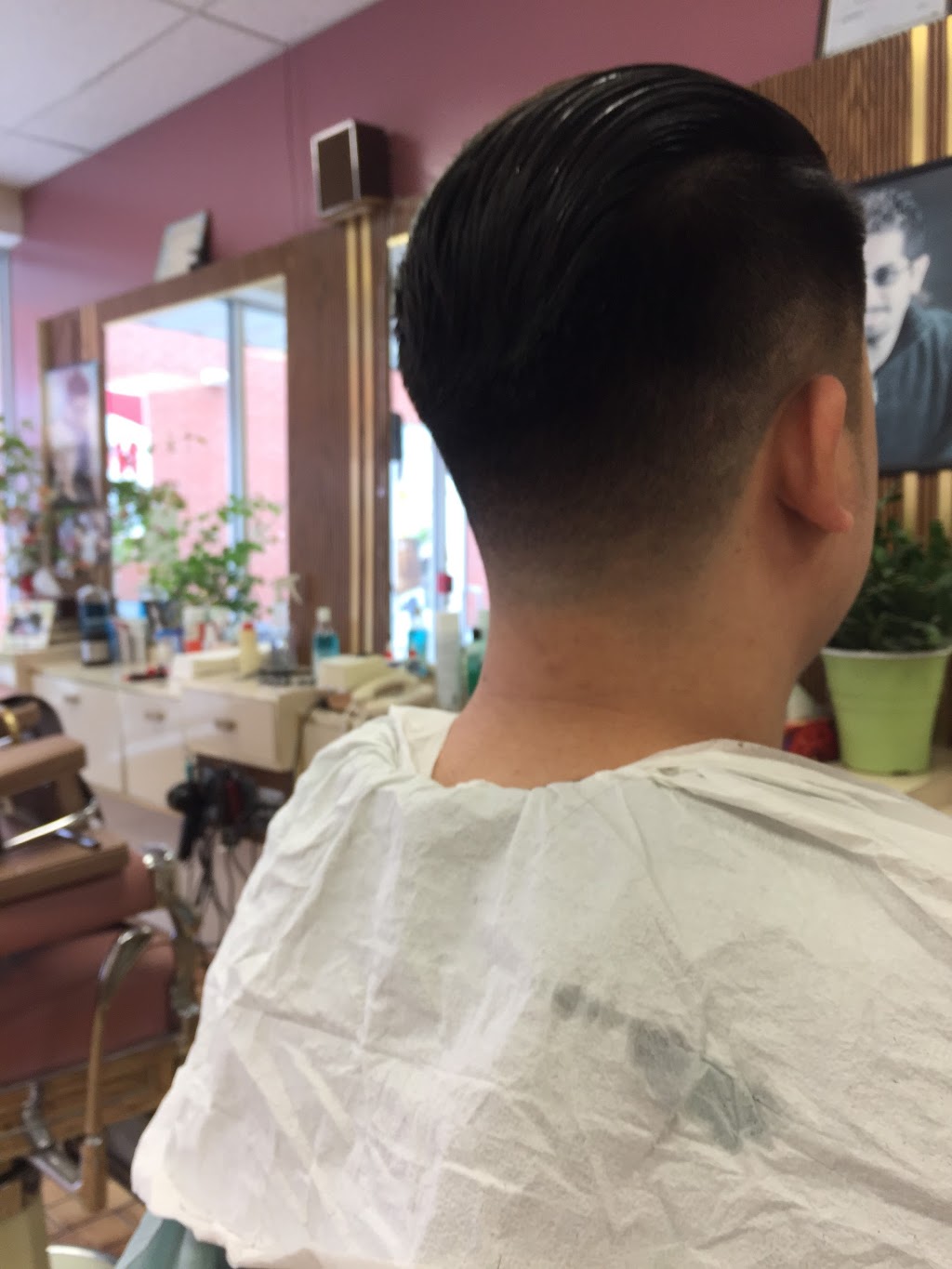 Parkwoods Unisex Hairstyling | Behind Shoppers Drug Mart, 1277 York Mills Rd, North York, ON M3A 1Z5, Canada | Phone: (416) 447-3269