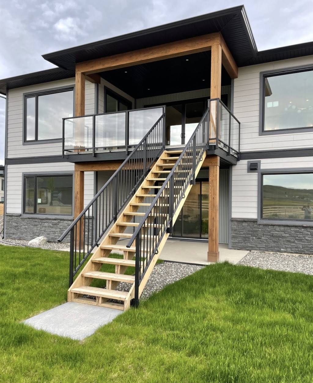 Victoria Custom Railings | 2053 Stellys Cross Rd, Saanichton, BC V8M 1M4, Canada | Phone: (250) 360-7660