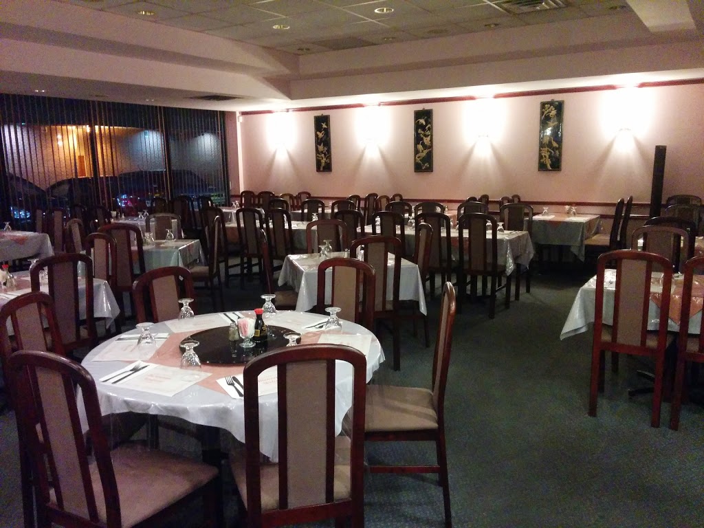 Veranda DOr Restaurant | 4 Lorry Greenberg Dr, Ottawa, ON K1G 5H6, Canada | Phone: (613) 736-1965