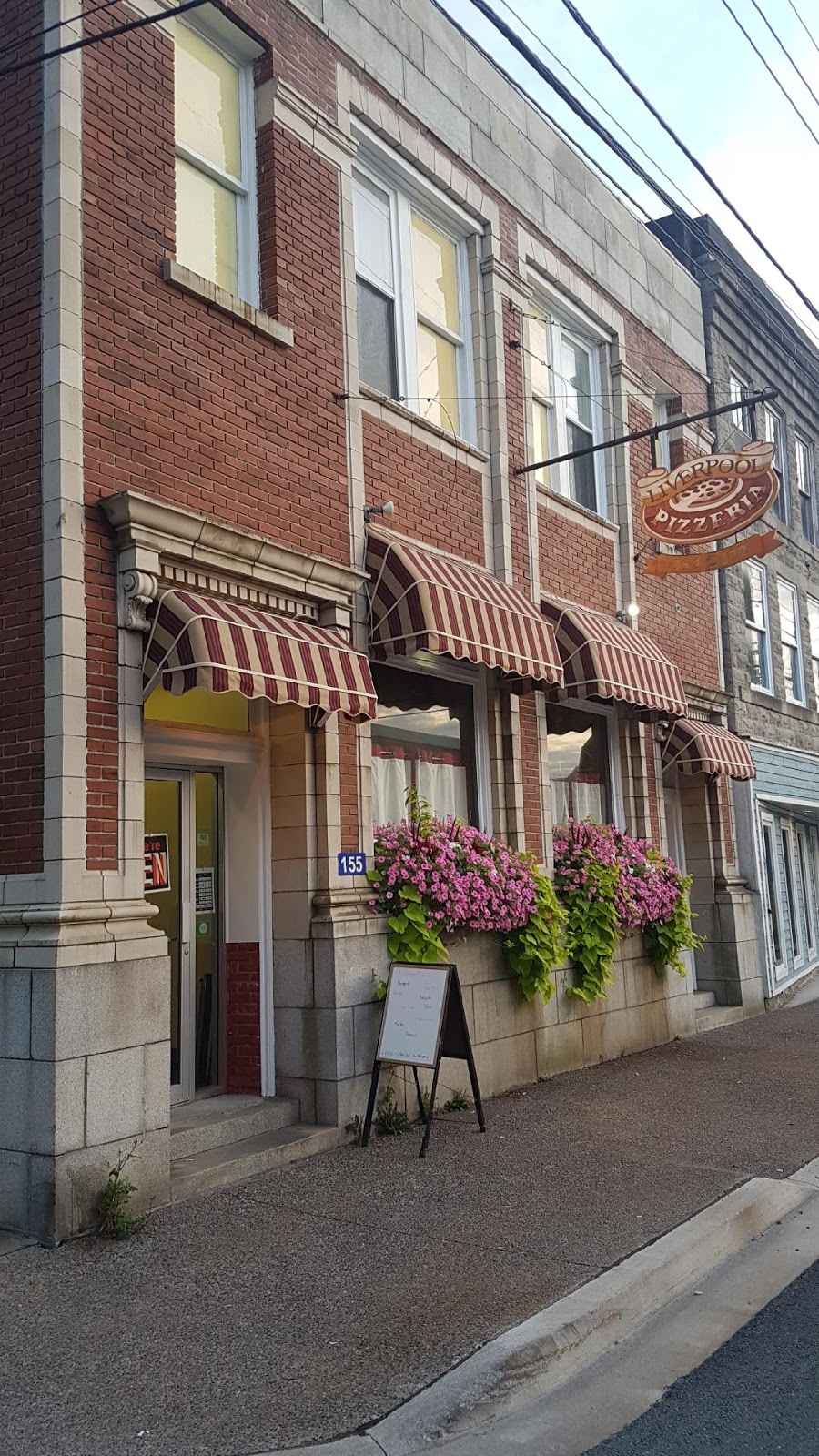 Liverpool Pizzeria | 155 Main St, Liverpool, NS B0T 1K0, Canada | Phone: (902) 354-2422