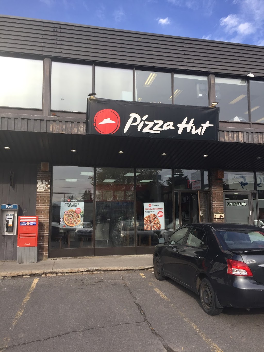 Pizza Hut | 5836 Chemin de Chambly, Longueuil, QC J3Y 6W9, Canada | Phone: (450) 462-2424