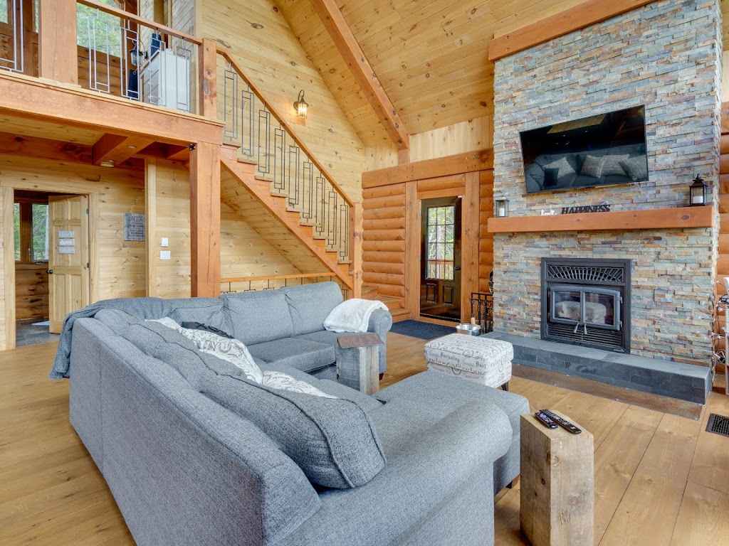 Chalet Belle Cordelia | 25 Ch. Cordélia-Hamelin, Nominingue, QC J0W 1R0, Canada | Phone: (866) 839-3600