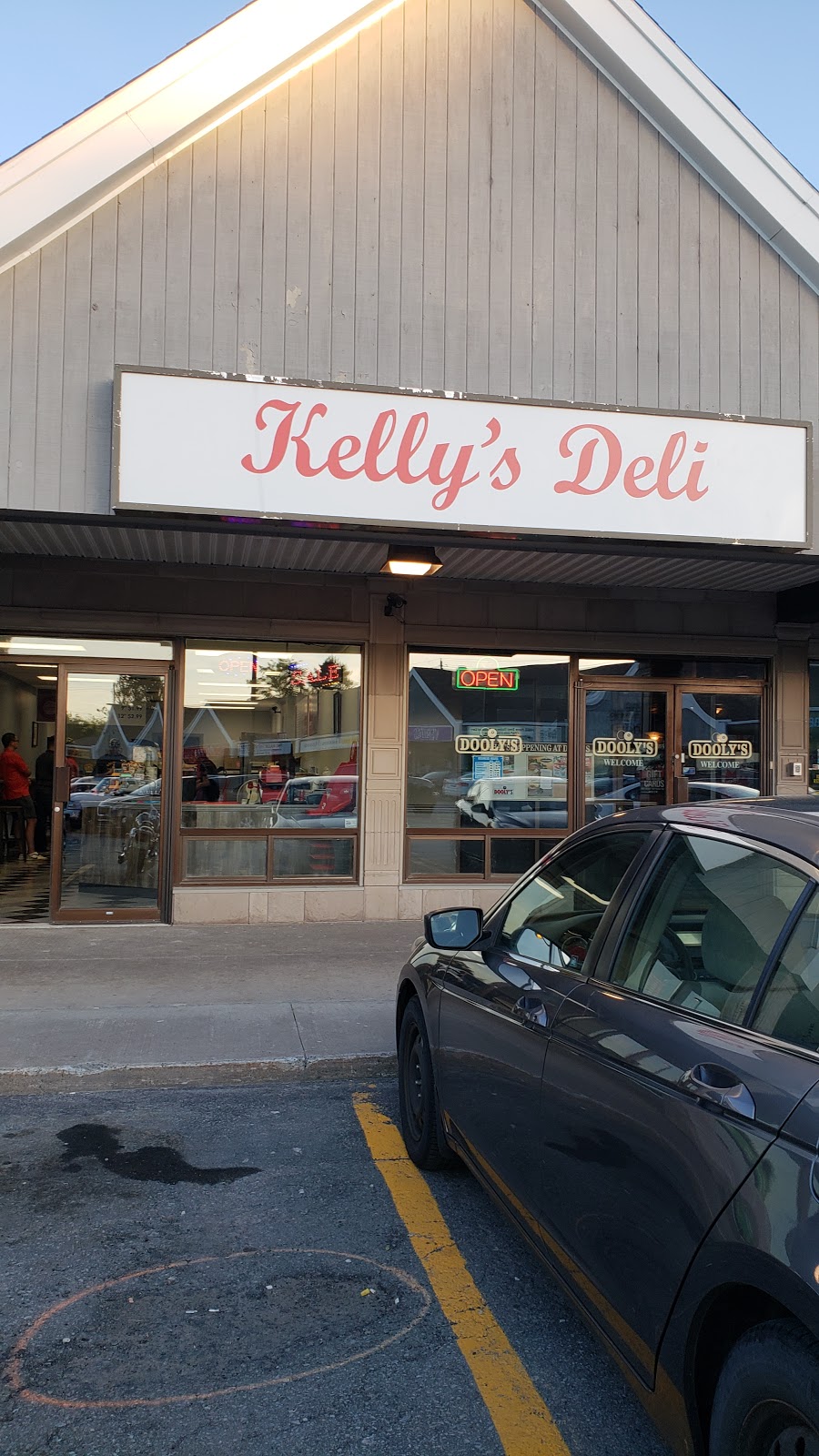 Kellys Deli | 30 Farnham Gate Rd, Halifax, NS B3M 4R8, Canada | Phone: (902) 457-8002