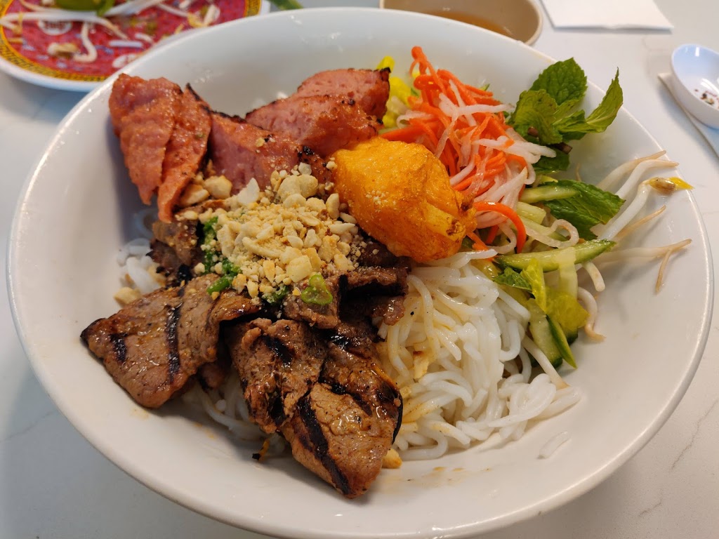 Pho con Bo | 58 Beverly Hills Dr, North York, ON M3L 1A1, Canada | Phone: (416) 249-5611