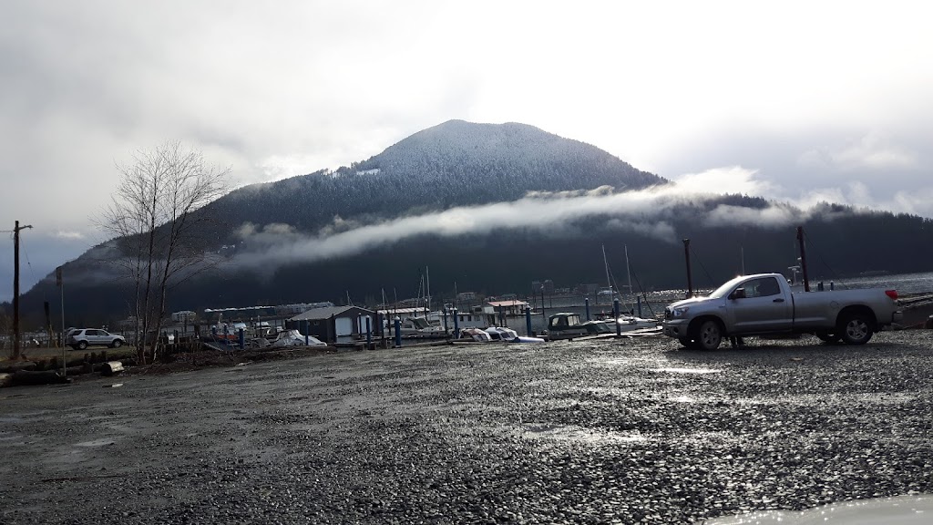 Harrison Hot Springs Marina | 102 Rockwell Dr, Harrison Hot Springs, BC V0M 1K0, Canada | Phone: (604) 796-8623