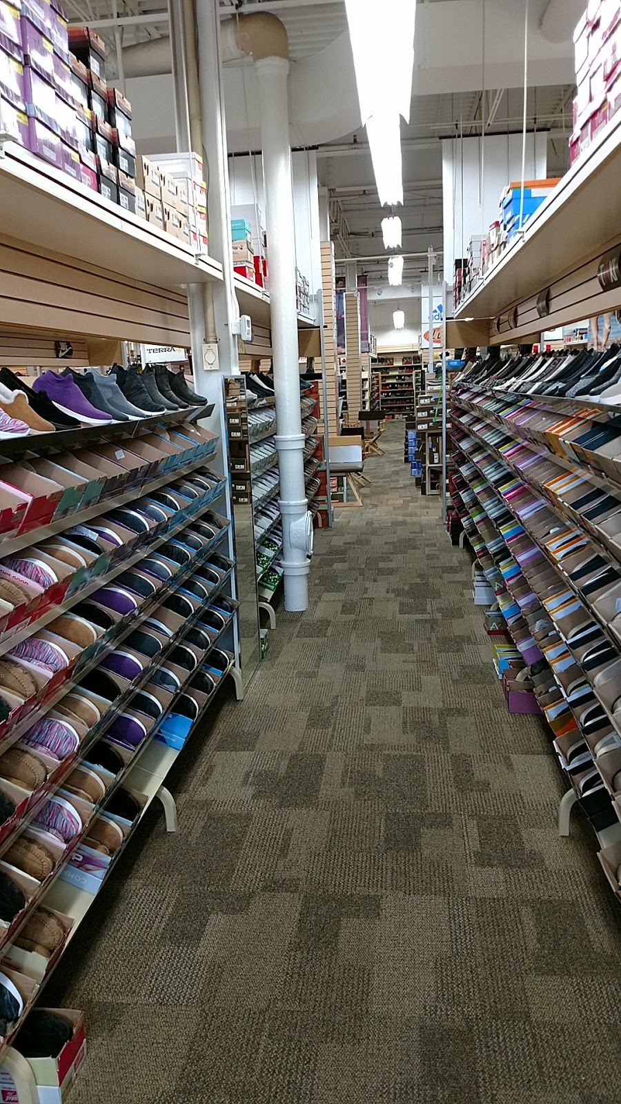 Factory Shoe | 2640 S Sheridan Way, Mississauga, ON L5J 2M4, Canada | Phone: (905) 855-7817