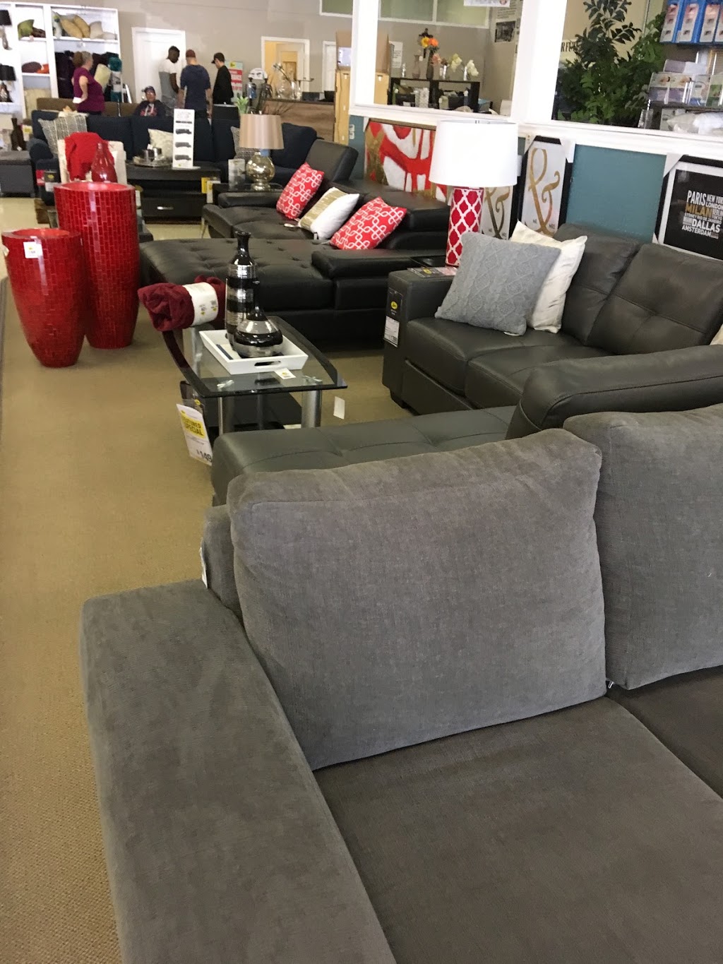 Leons Furniture | 2872 Danforth Ave, Toronto, ON M4C 1M1, Canada | Phone: (416) 699-7143