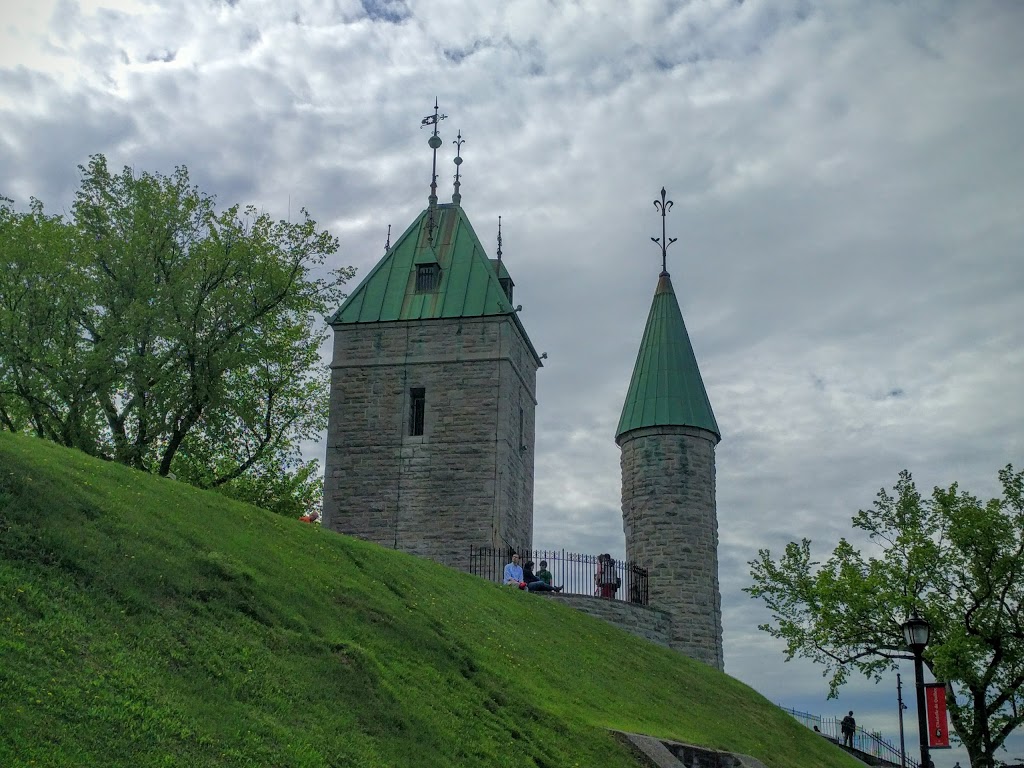 Cercle-de-la-Garnison-de-Québec Québec Garrison Club | 97 Rue Saint Louis, Québec, QC G1R 3R2, Canada