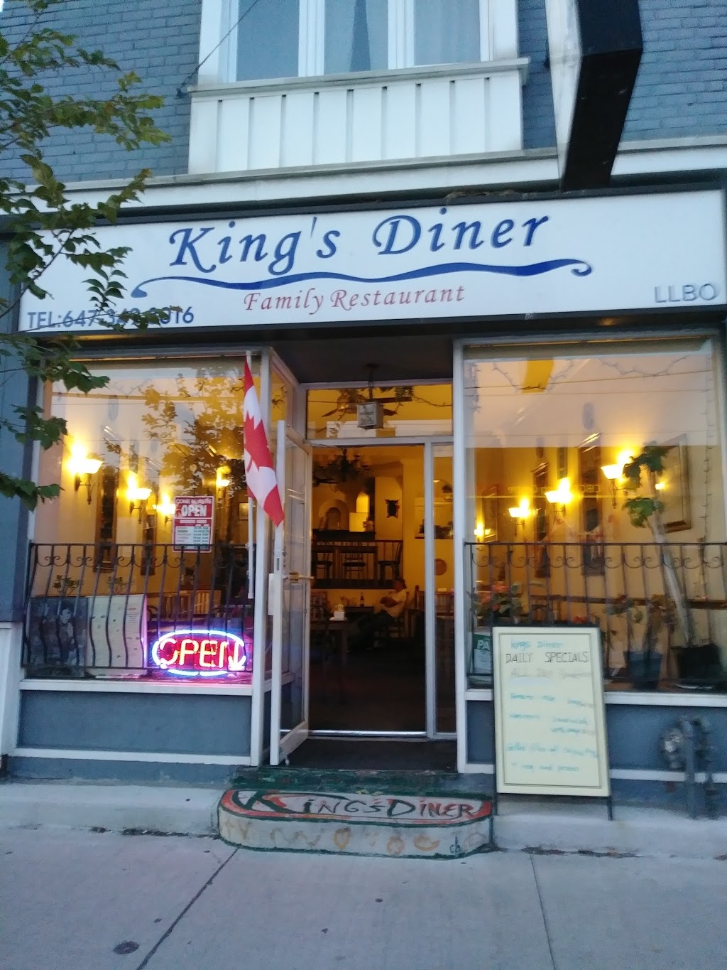 Kings Diner | 906 Kingston Rd, Toronto, ON M4E 1S5, Canada | Phone: (647) 349-3016