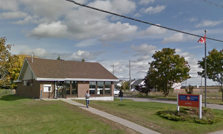 Post Office | 10121 Boulevard Laurier, Terrebonne, QC J7M 1Z2, Canada | Phone: (450) 478-4238