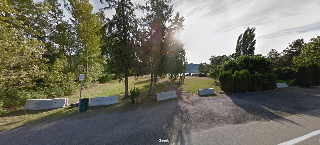 Lakeshore Rd Beach Access | 2553 Lakeshore Rd, Vernon, BC V1H 1M9, Canada | Phone: (250) 550-3678