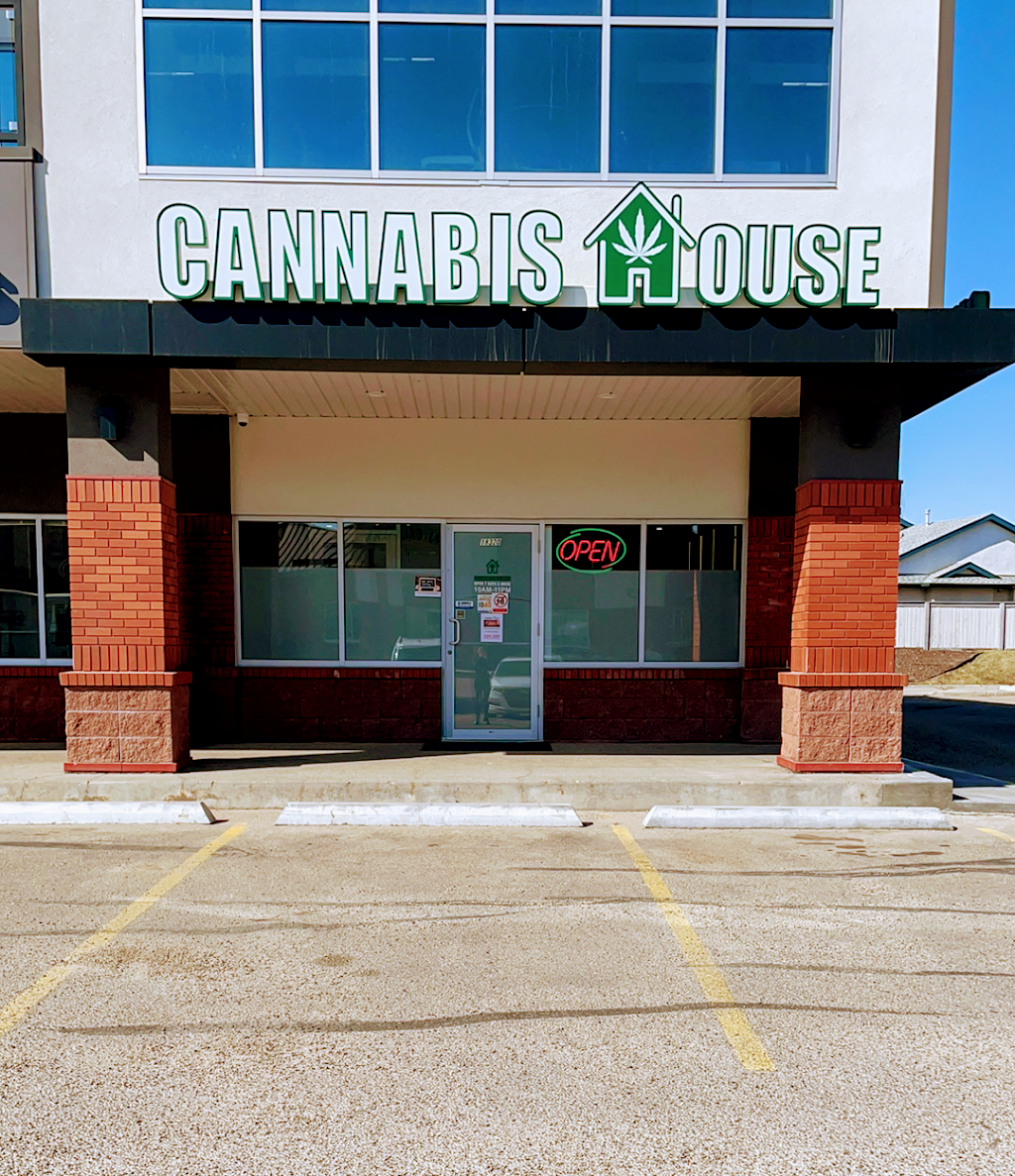 Cannabis House Hawkstone | 18320 Lessard Rd NW, Edmonton, AB T6M 2W8, Canada | Phone: (780) 250-5884