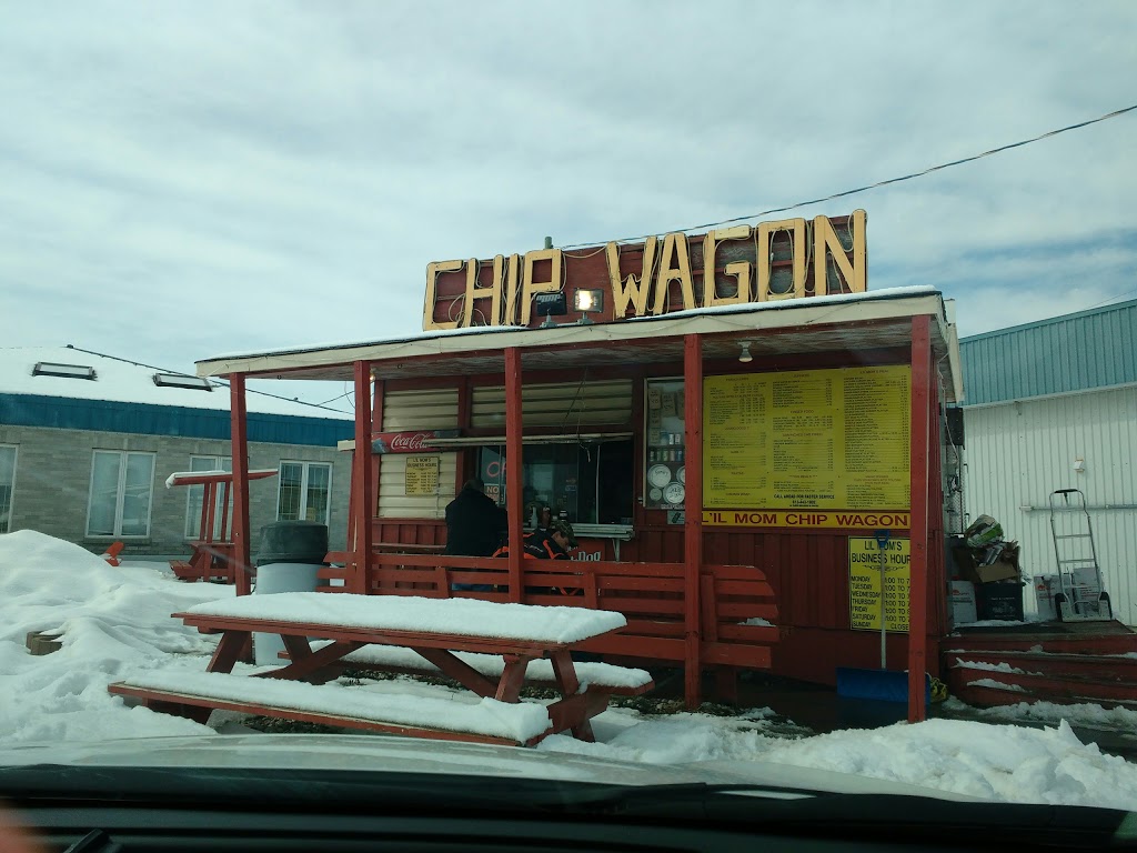 LIl Moms Chip Wagon | 970 Burton Rd, Embrun, ON K0A 1W1, Canada | Phone: (613) 443-1802