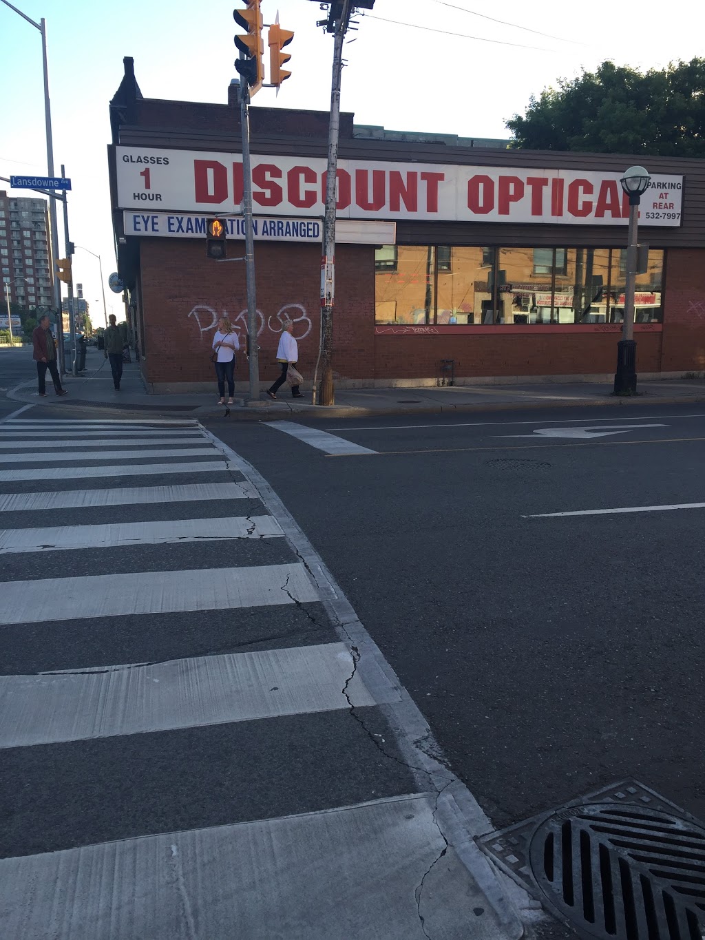 Discount Optical | 1312 Bloor St W, Toronto, ON M6H 1P2, Canada | Phone: (416) 532-7997