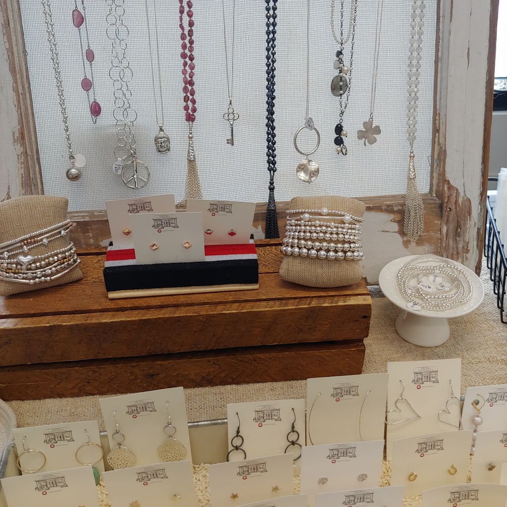 Eliza Perry Jewellery | 1346 Avenue Rd, Toronto, ON M5N 2H2, Canada | Phone: (647) 998-5287