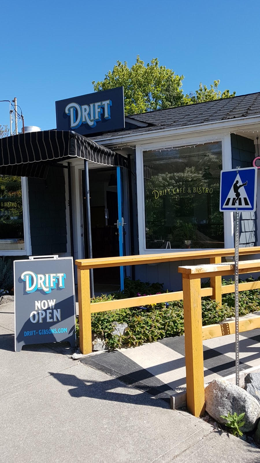 Drift Cafe & Bistro | 546 Gibsons Way, Gibsons, BC V0N 1V9, Canada | Phone: (604) 886-5858