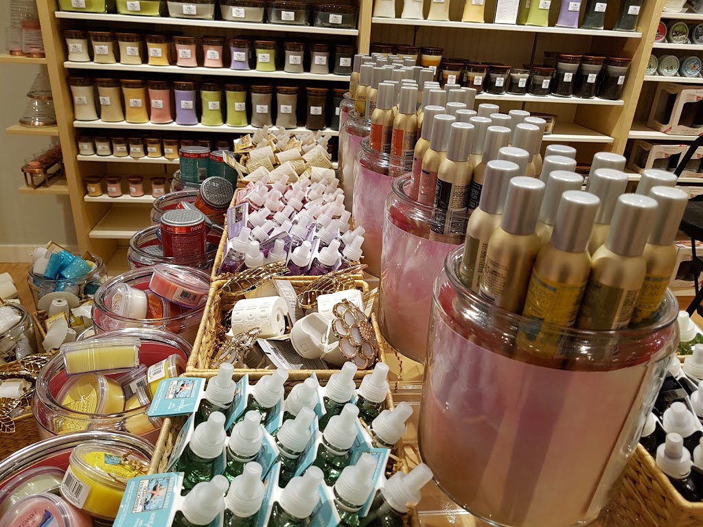 Yankee Candle Company | 221 Glendale Ave, St. Catharines, ON L2T 2K9, Canada | Phone: (905) 684-4440