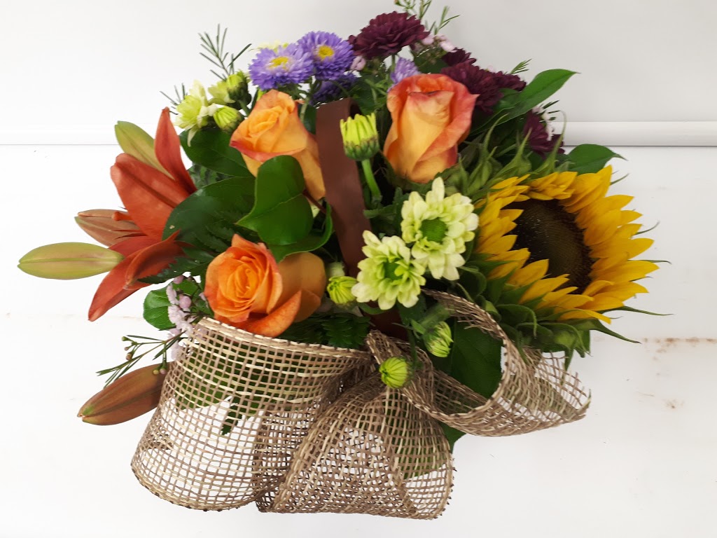 Jennifers Flowers & Gifts | 2943 Major MacKenzie Dr W #6, Maple, ON L6A 3N9, Canada | Phone: (905) 417-9866