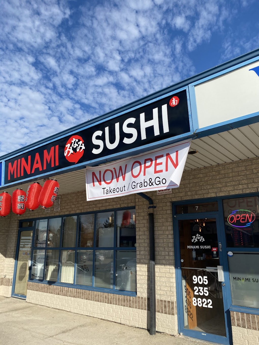 Minami Sushi - Newmarket | 883 Mulock Dr, Newmarket, ON L3Y 8S3, Canada | Phone: (905) 235-8822