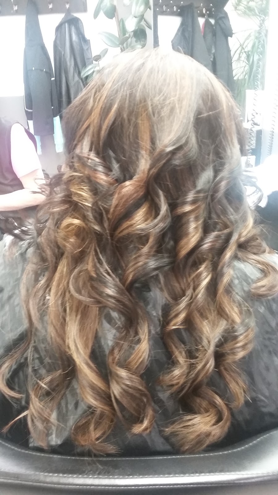 House of Hair Inc | 239 Queen St E #3, Brampton, ON L6W 2B6, Canada | Phone: (905) 453-0363