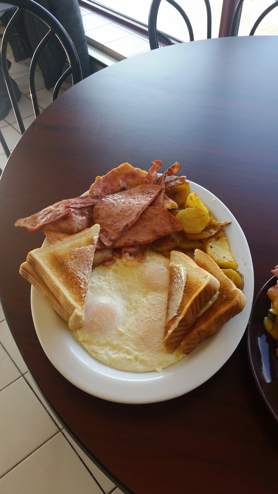 The Breakfast Club | 6048 ON-9, Schomberg, ON L0G 1T0, Canada | Phone: (905) 939-2582