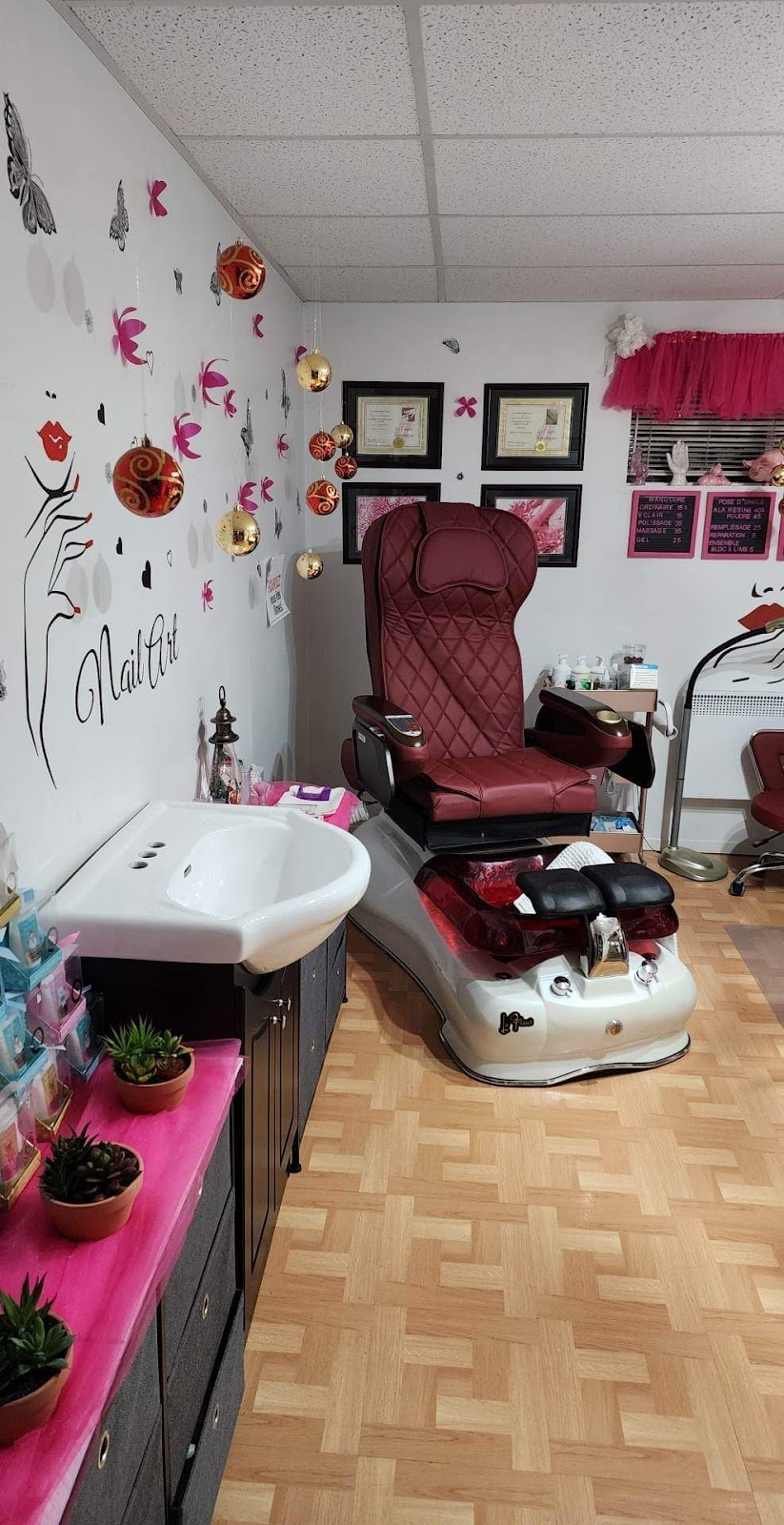 La beauté des mains et des pieds Lavaltrie | Rang St Henri, Lavaltrie, QC J5T 3P9, Canada | Phone: (514) 622-8907