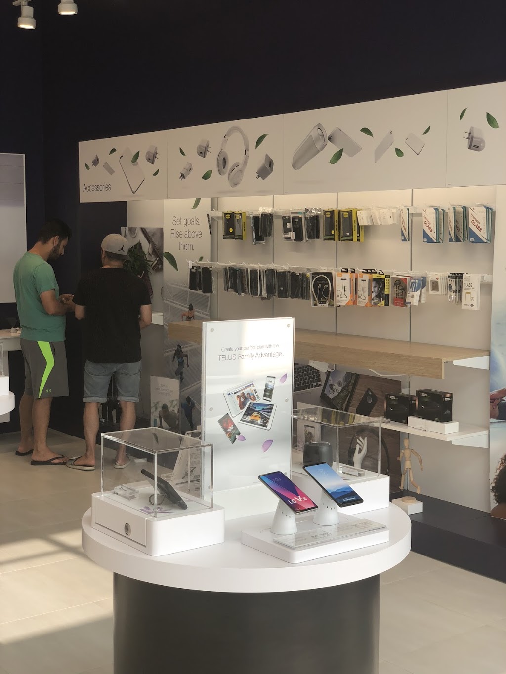 Telus Koodo Authorized Dealer - Steeles ave E & Markham rd | 5985 Steeles Ave E #4, Scarborough, ON M1V 5P7, Canada | Phone: (416) 261-6624