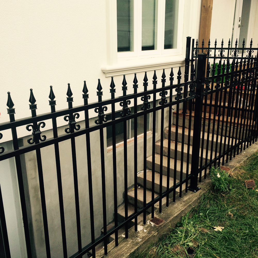 Universal Fencing Designs INC | 2101 18th Side Rd, Tottenham, ON L0G 1W0, Canada | Phone: (647) 203-6957