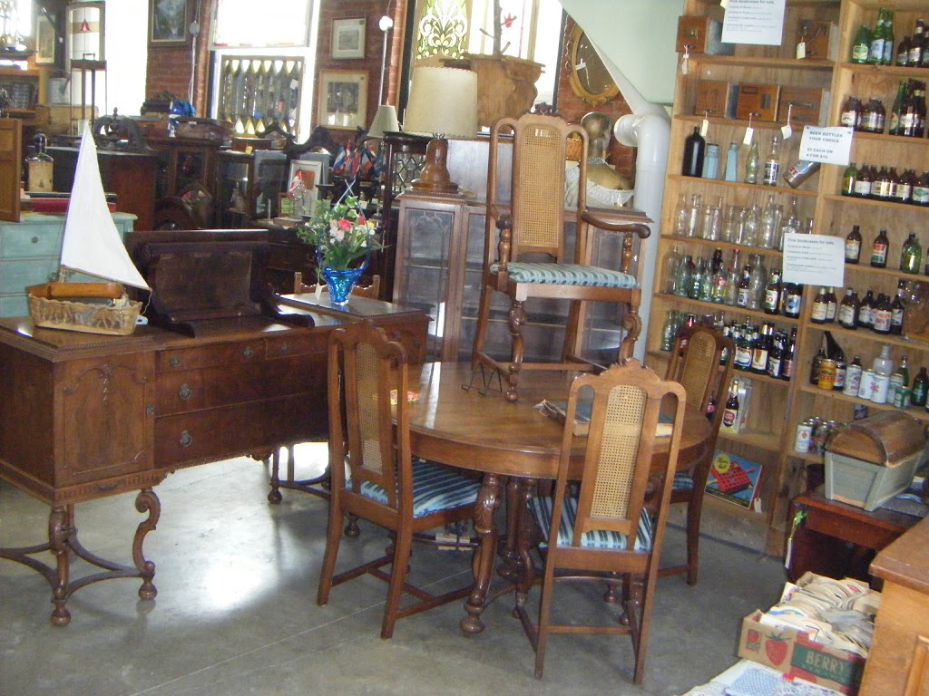 Green Spot Antiques | 49 Cedar St, Cambridge, ON N1S 1V4, Canada | Phone: (519) 623-4050