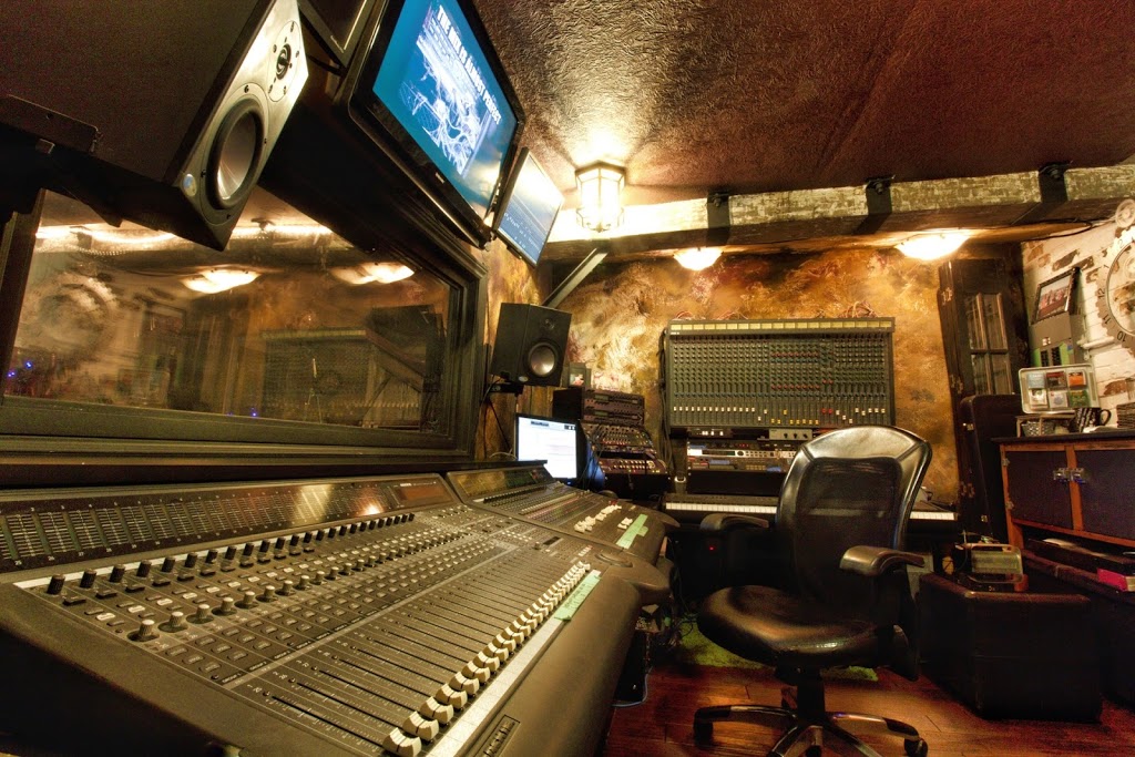 Soundhouse Studio | 353 Eastern Ave, Toronto, ON M4M 1B7, Canada | Phone: (647) 932-1477