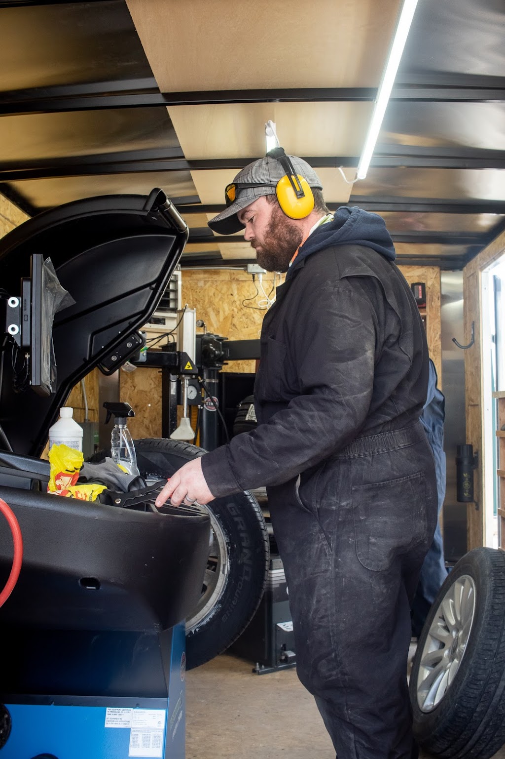 Change & Go Tires | Stoney Crescent W, Lethbridge, AB T1K 6V5, Canada | Phone: (403) 942-4580