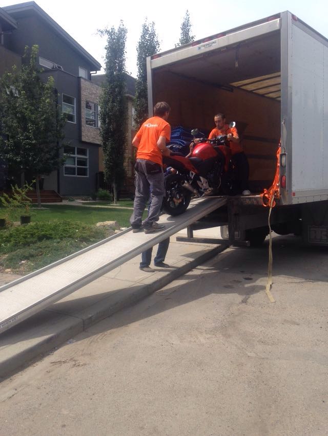 We R Movers | 6423 Burbank Rd SE, Calgary, AB T2H 2E1, Canada | Phone: (403) 879-9774