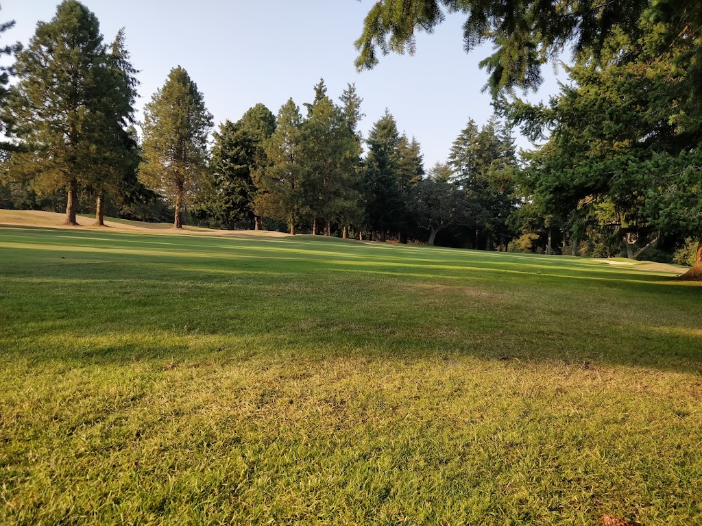 Uplands Golf Club | 3300 Cadboro Bay Rd, Victoria, BC V8R 5K5, Canada | Phone: (250) 592-7313