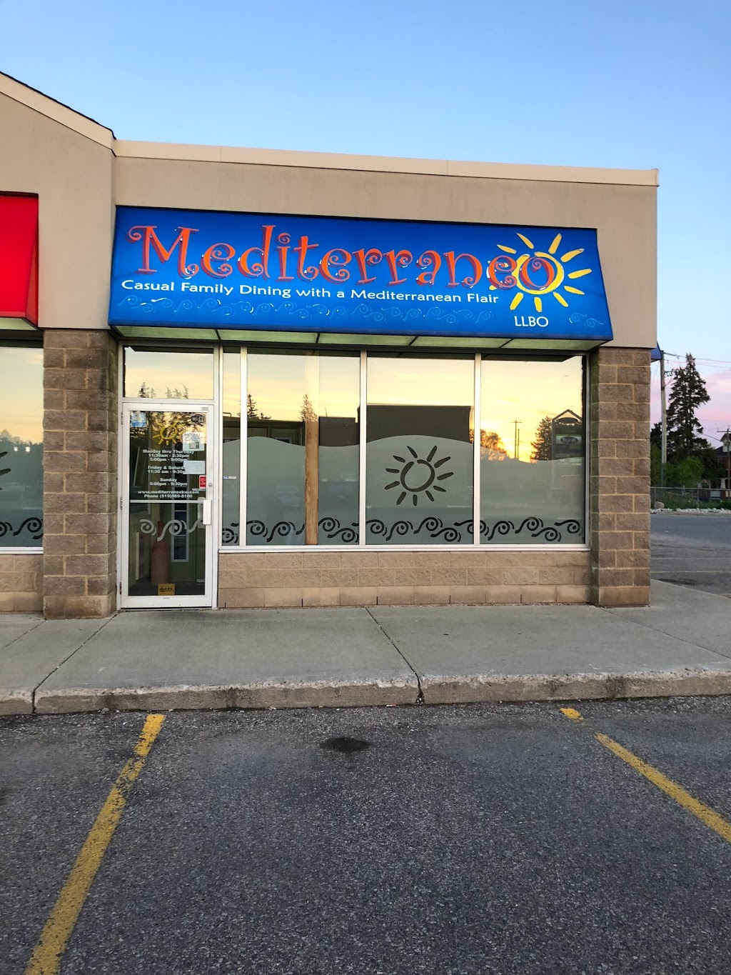 Mediterraneo Family Restaurant | 425 University Ave, Waterloo, ON N2K 4C9, Canada | Phone: (519) 569-8100