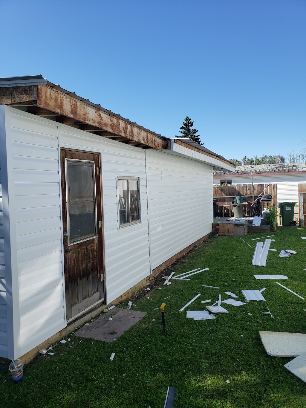 Tin Iz In Siding & Roofing | 108 Erickson Dr, Red Deer, AB T4R 1Z7, Canada | Phone: (403) 396-9238