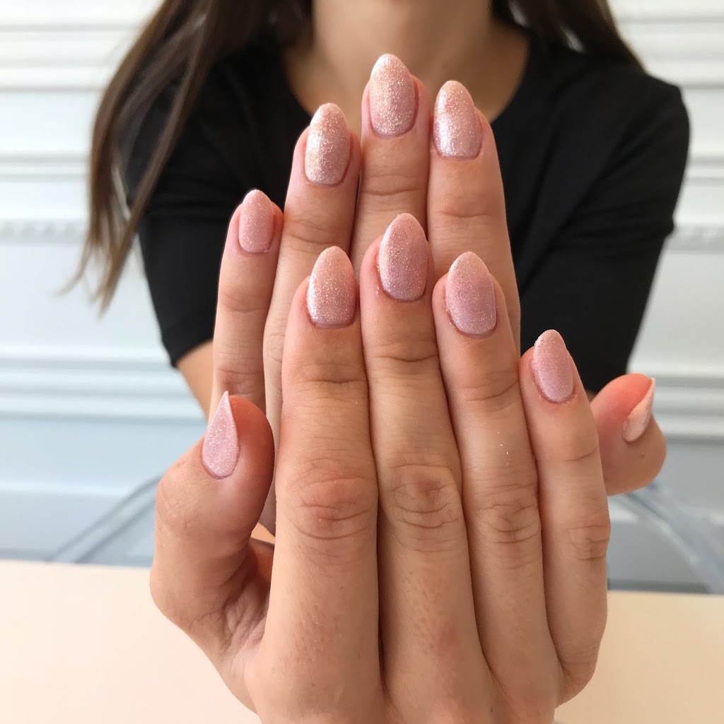 Les Ongles M | 49A Boulevard Bellerose E, Laval, QC H7K 1S5, Canada | Phone: (514) 894-1444