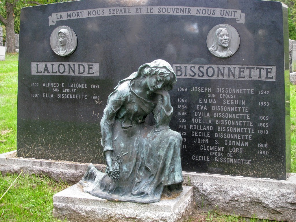 Cimetière Notre-Dame-des-Neiges | 4601 Chemin de la Côte-des-Neiges, Montréal, QC H3V 1E7, Canada | Phone: (514) 735-1361