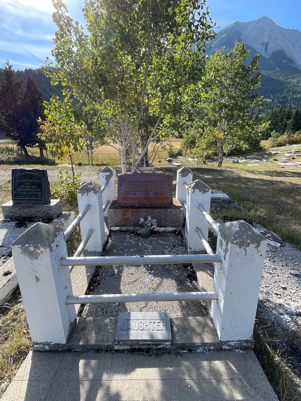 Hillcrest Mine Disaster Cemetery | 200 4 Ave, Hillcrest Mines, AB T0K 1C0, Canada | Phone: (403) 562-7388