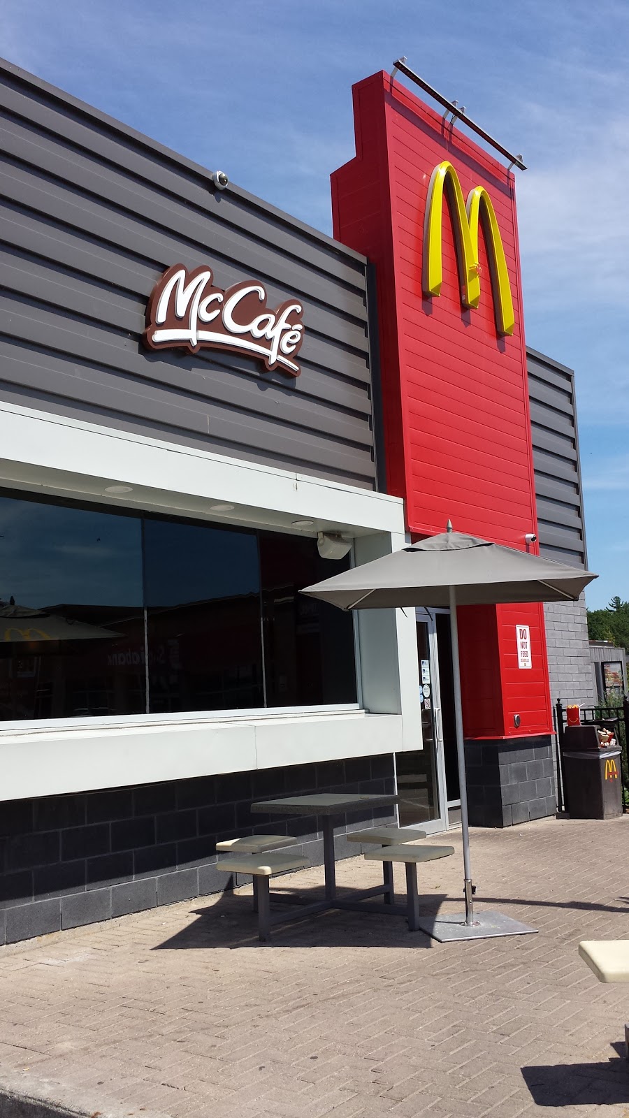 McDonalds | 1275 Mosley St #1269, Wasaga Beach, ON L0L 2P0, Canada | Phone: (705) 429-2678