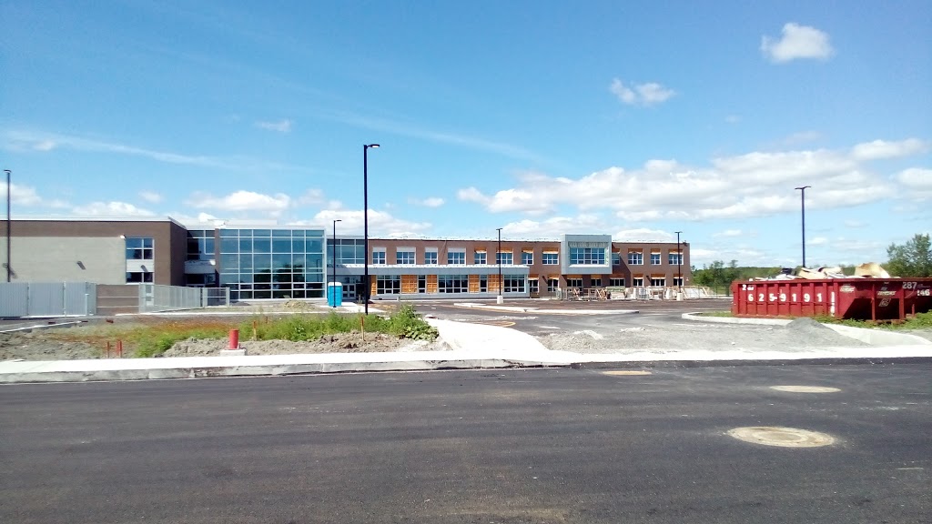 Primary School Val Des Ruisseaux | 650 Avenue des Pélicans, Laval, QC H7A 3K1, Canada | Phone: (450) 662-7000