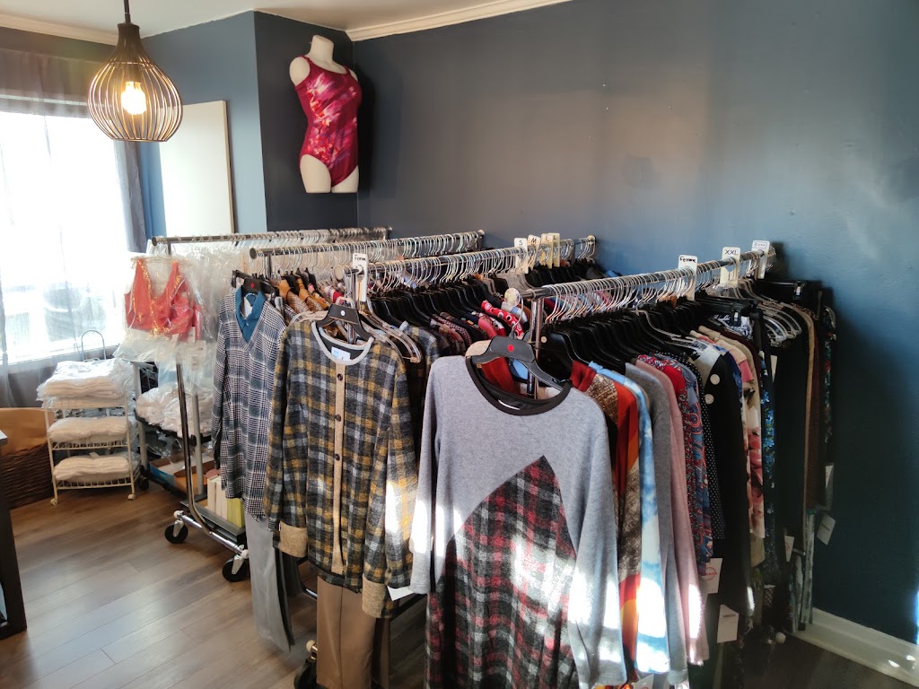 Prothèses mammaires Vêtements adaptés Monique Guérette | 12 Rue Saint-Cyrille, Rivière-du-Loup, QC G5R 2G1, Canada | Phone: (418) 894-3000