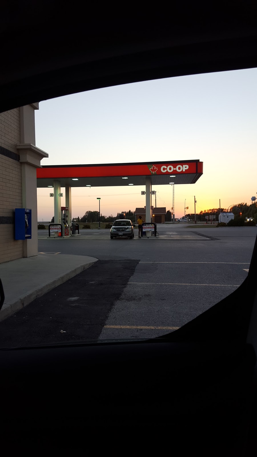 Co-op Gas Bar | 3 CO-OP Dr, Oakbank, MB R0E 1J0, Canada | Phone: (204) 444-5590