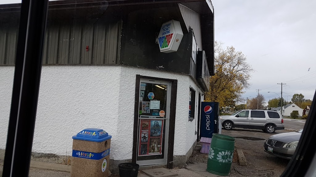 Myles Corner Store | 203 Park Ave, Lac du Bonnet, MB R0E 1A0, Canada | Phone: (204) 345-8233