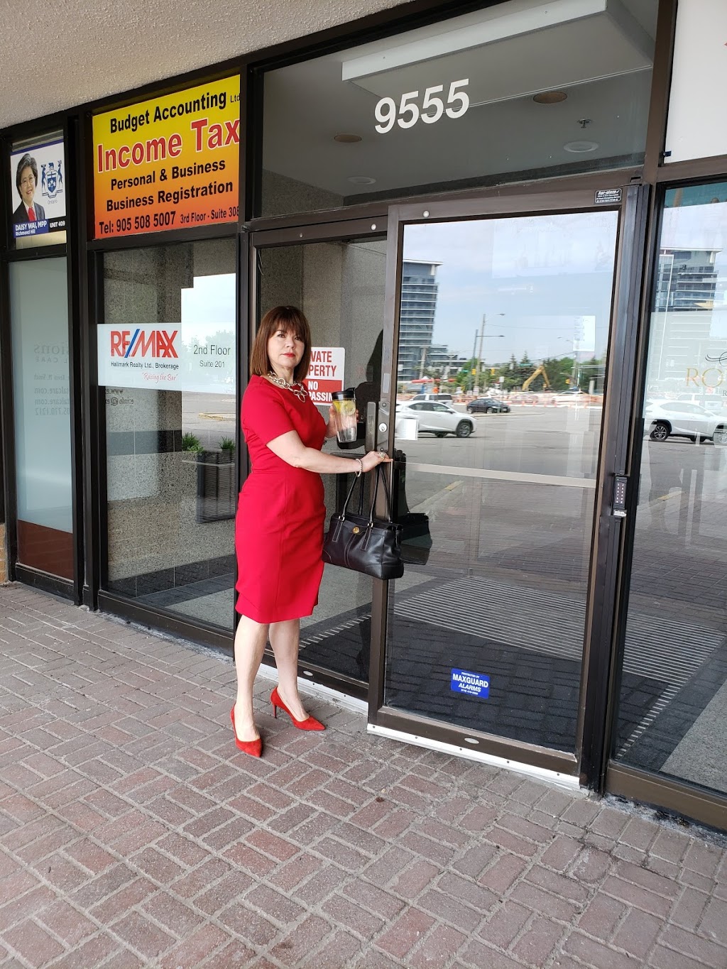 Victoria Sedova Broker Re/Max Hallmark Realty Ltd Brokerage | 685 Sheppard Ave E, North York, ON M2K 1B6, Canada | Phone: (416) 564-4493