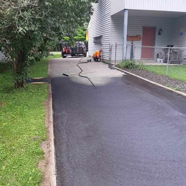 Muskoka Blacktop services | 21A Railway Ave, Parry Sound, ON P2A 2R7, Canada | Phone: (705) 774-5809