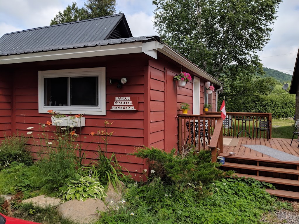 Cabins at the Domain | 1282 Carroll Rd, Haliburton, ON K0M 1S0, Canada | Phone: (705) 457-1242